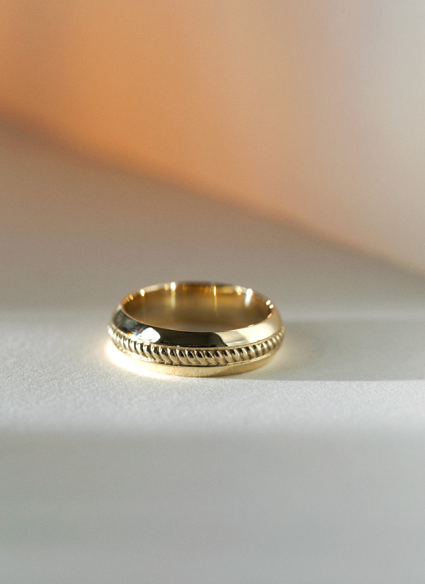 The gent bowie ring 14k gold