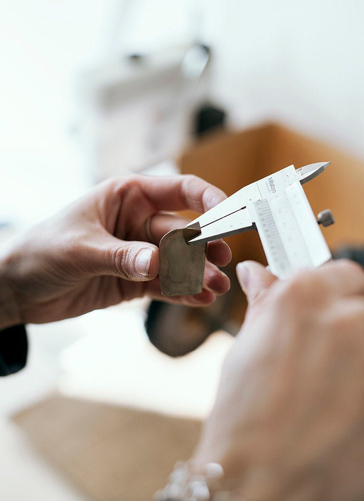 Carrie name necklace 14k gold - Studio Kroewe