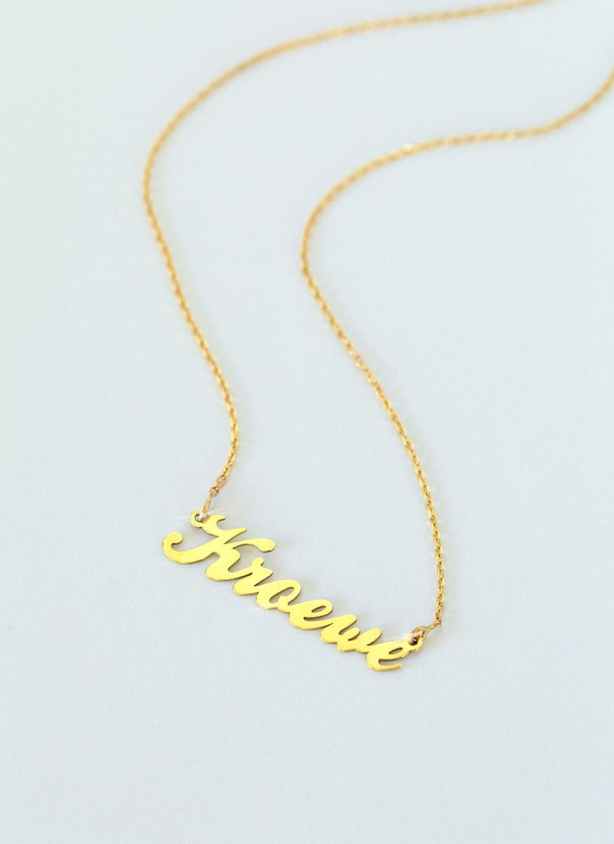 Carrie name necklace 14k gold - Studio Kroewe
