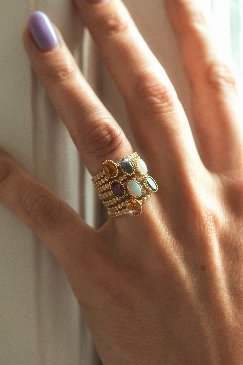 Gold jewelry as the perfect gift: give a lasting memory - Studio Kroewe