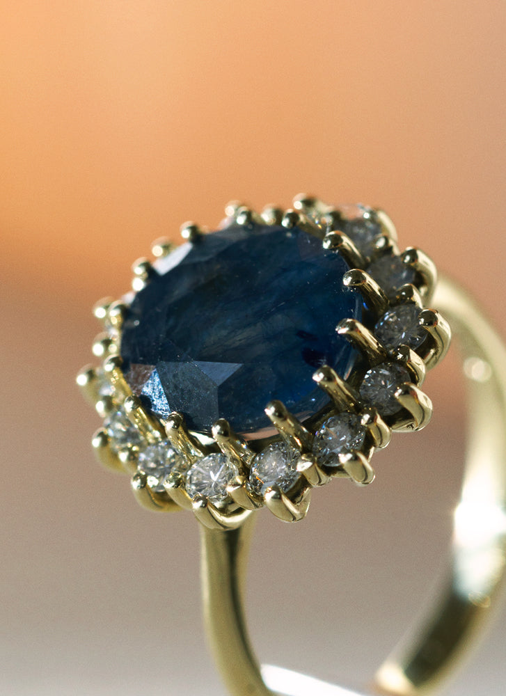 Alivia diamant saffier entourage ring 14k goud