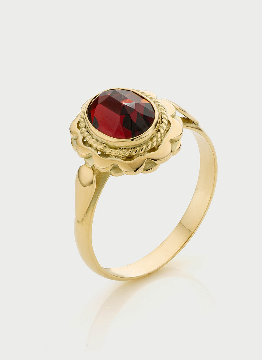 Ana garnet ring 14k gold - Studio Kroewe