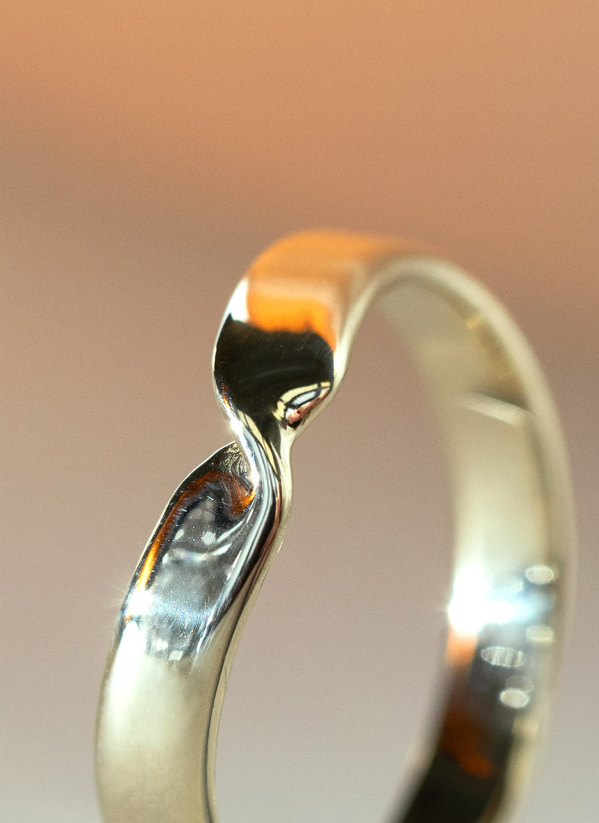 The gent archer ring 14k gold