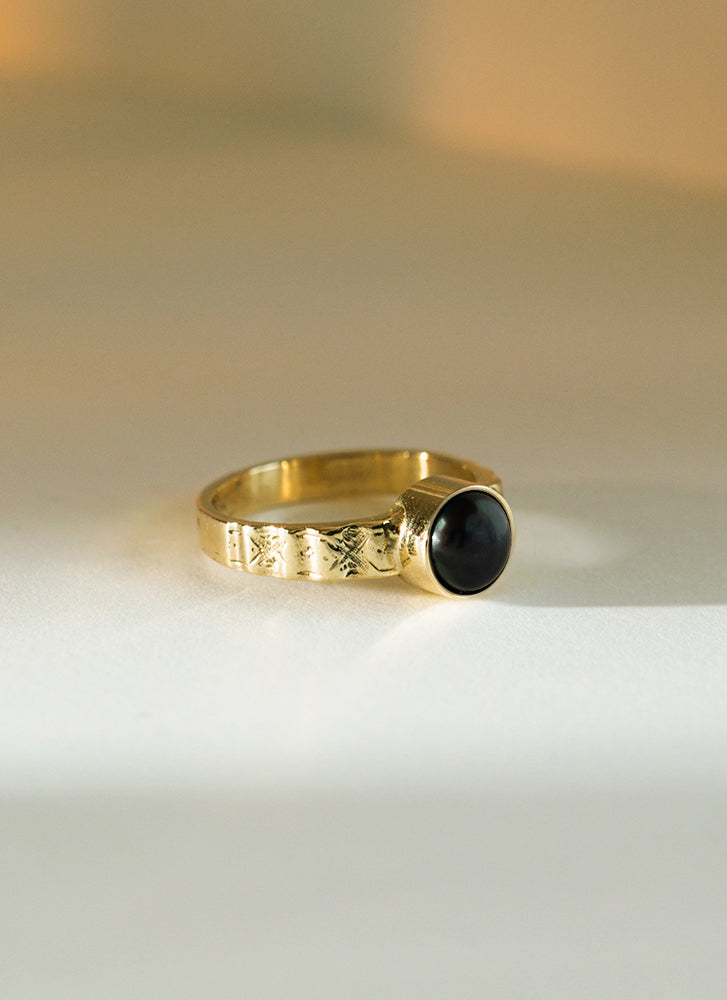 Coco black pearl ring 14k gold