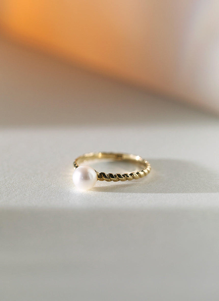 Dido pearl ring 14k gold