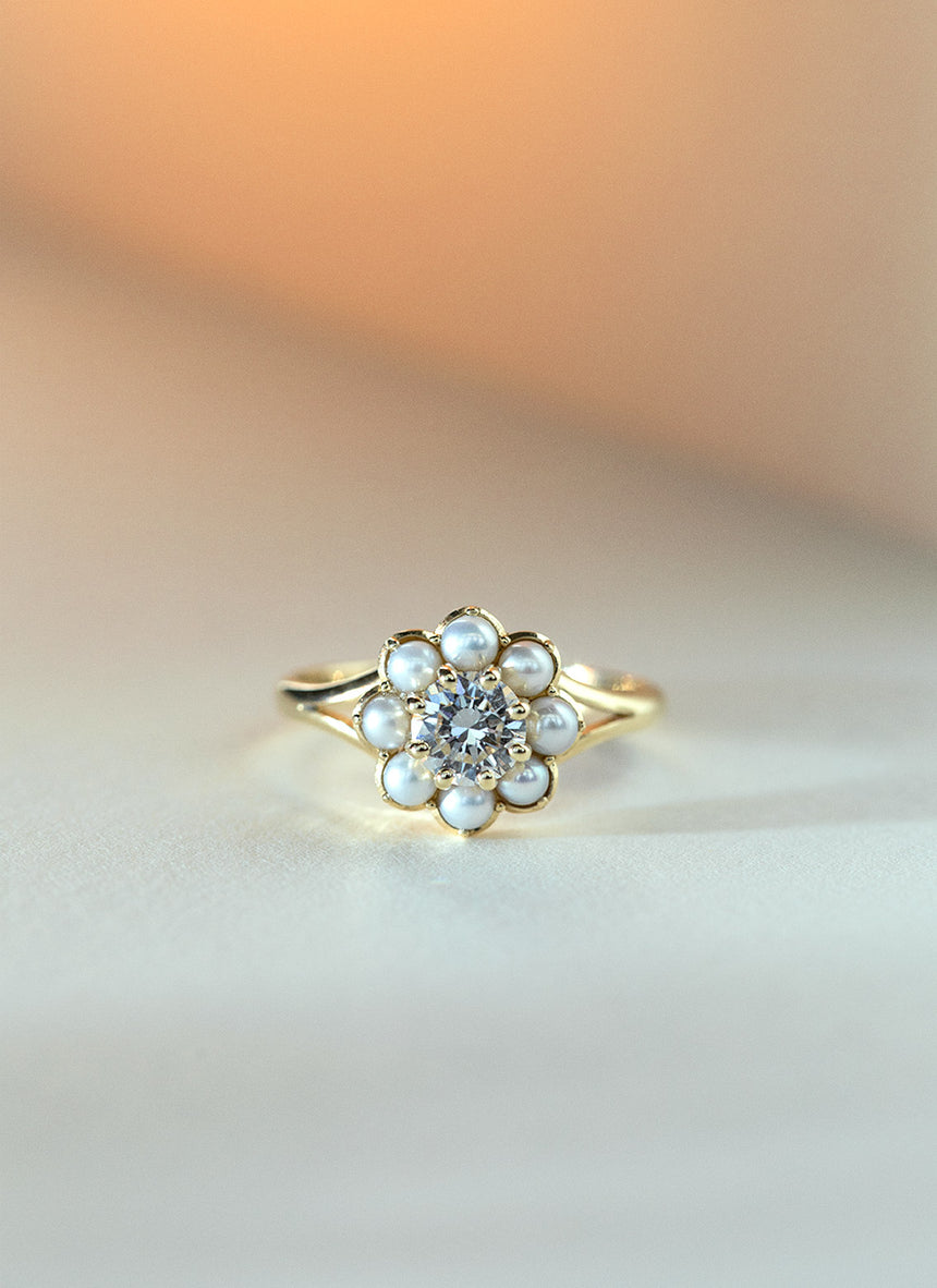 Lauren brilliant cut diamond pearl entourage ring 14k gold