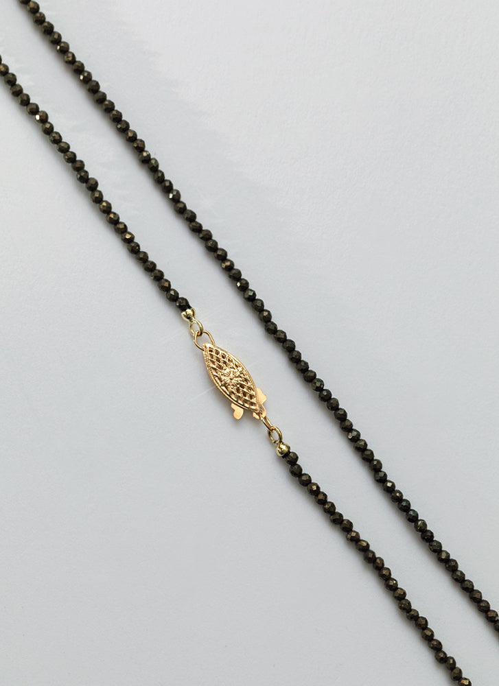 Lillie pyriet ketting met slotje voorkant 14k goud