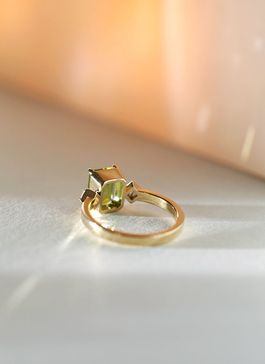 Ylva diamant peridot ring 14k goud