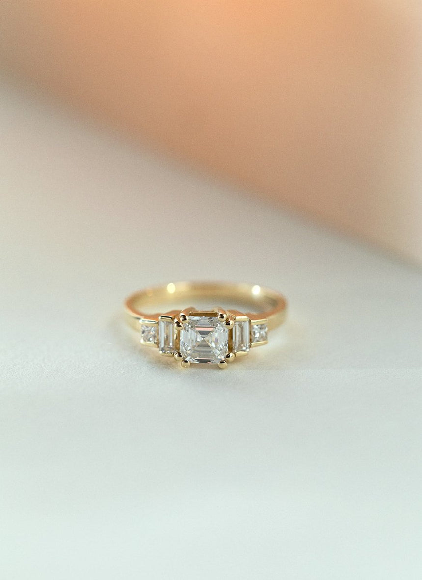 Limited Edition | Rumi green blue sapphire ring 14k gold - Studio Kroewe