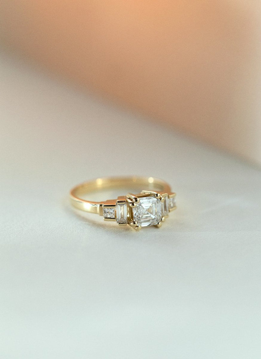 Limited Edition | Rumi green blue sapphire ring 14k gold - Studio Kroewe