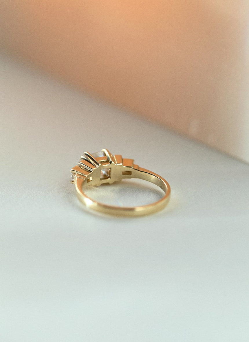 Alivia square cut diamond ring 14k gold - Studio Kroewe