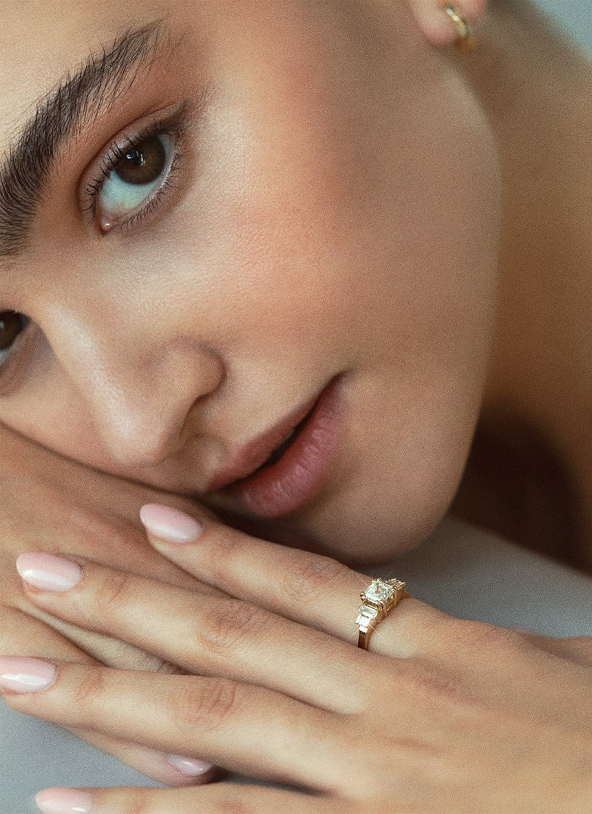 Alivia square cut diamond ring 14k gold - Studio Kroewe