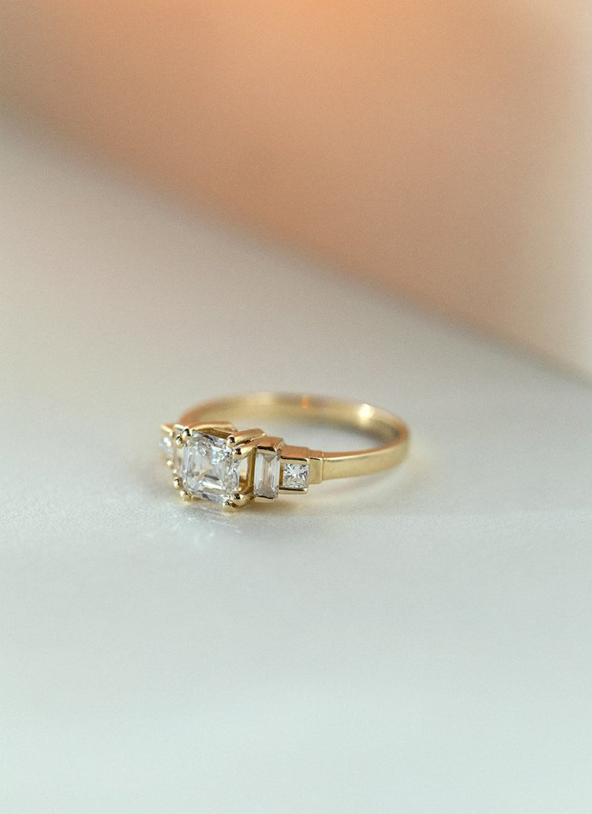 Alivia square cut diamond ring 14k gold - Studio Kroewe