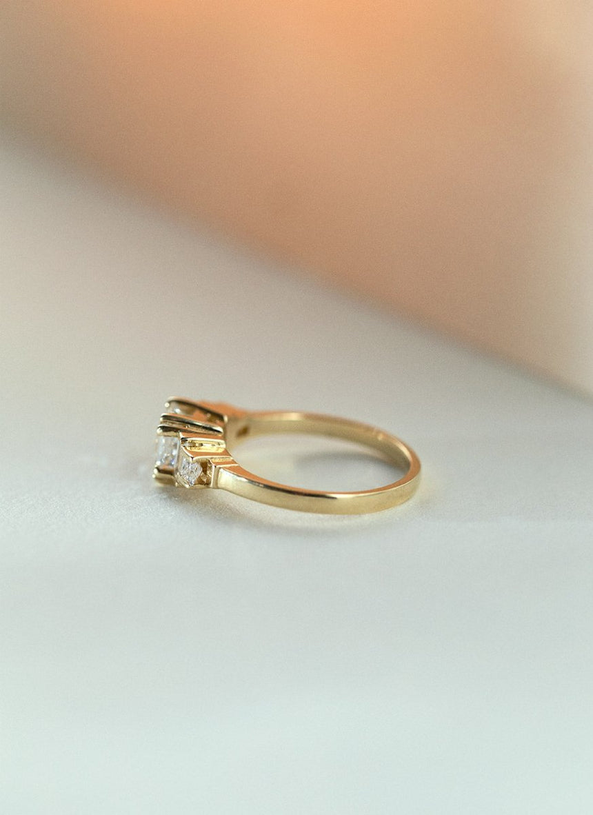 Alivia square cut diamond ring 14k gold - Studio Kroewe