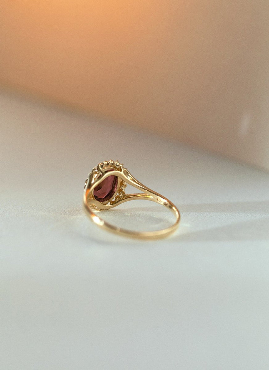 Aurie garnet ring 14k gold - Studio Kroewe