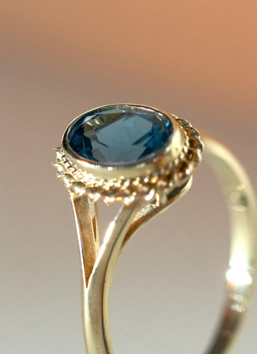 Aurie topaz ring 14k gold - Studio Kroewe