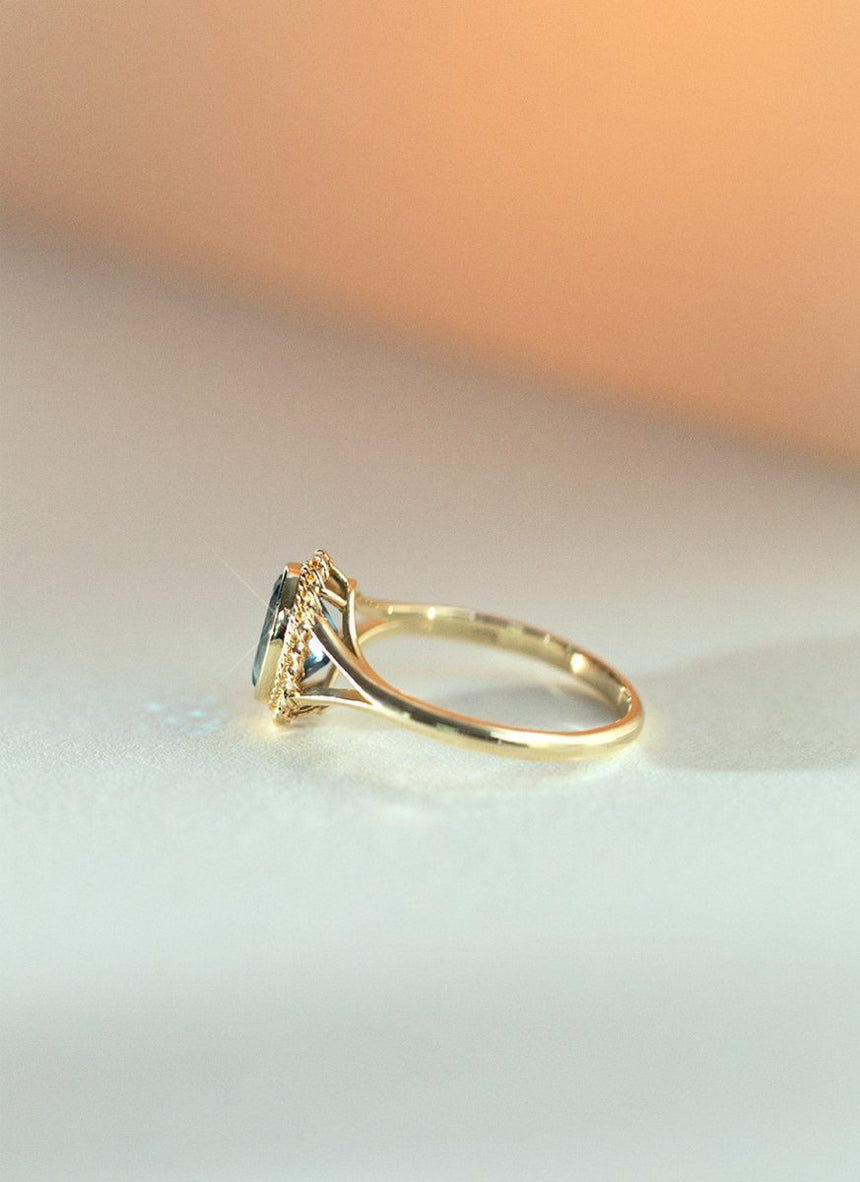 Aurie topaz ring 14k gold - Studio Kroewe
