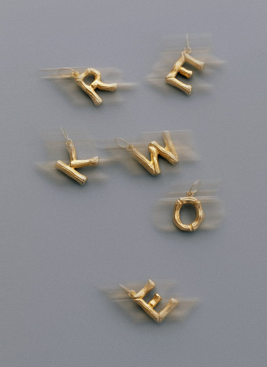 Bamboo alphabet charm 14k gold - Studio Kroewe