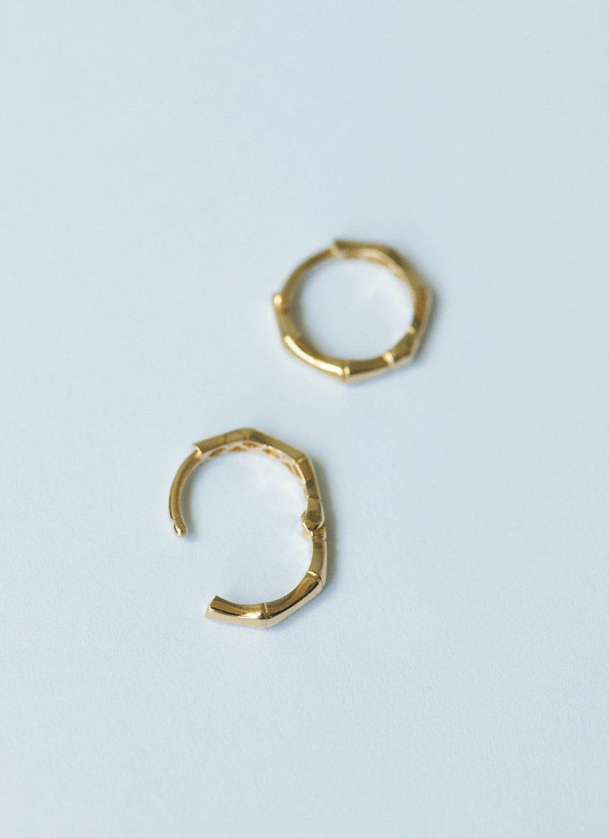 Bamboo medium earrings 14k gold - Studio Kroewe