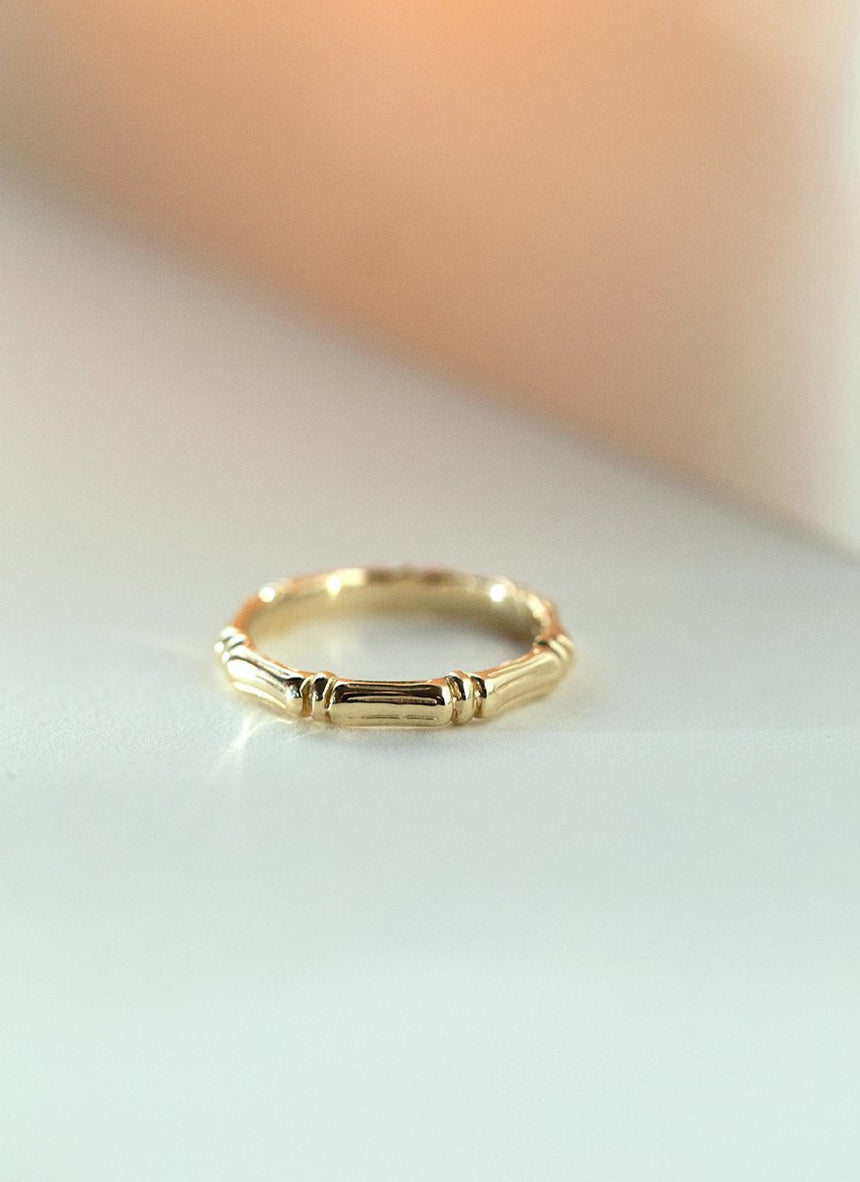 Max garnet ring 14k gold - Studio Kroewe