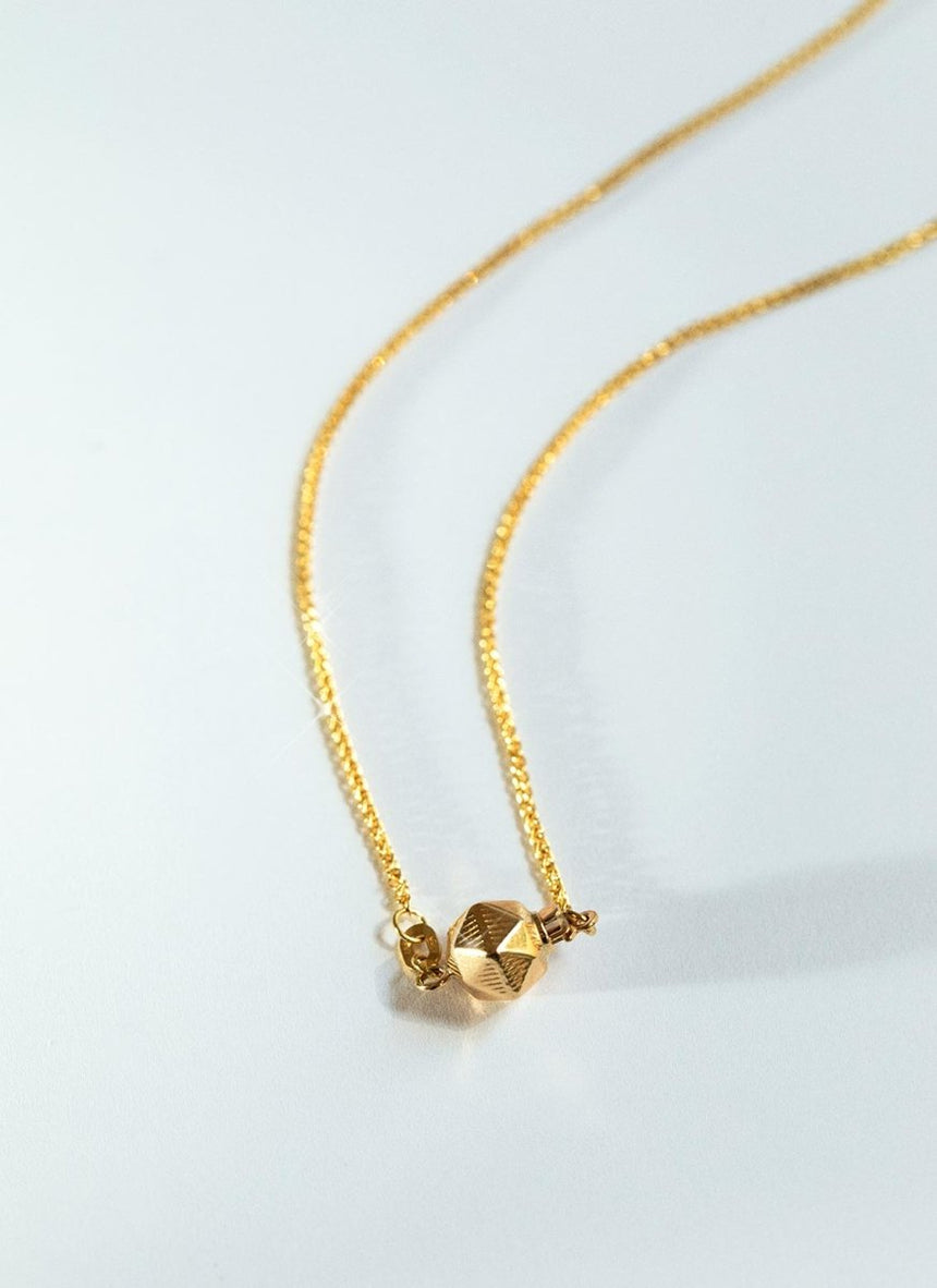 Bella necklace with antique lock 14k gold - Studio Kroewe