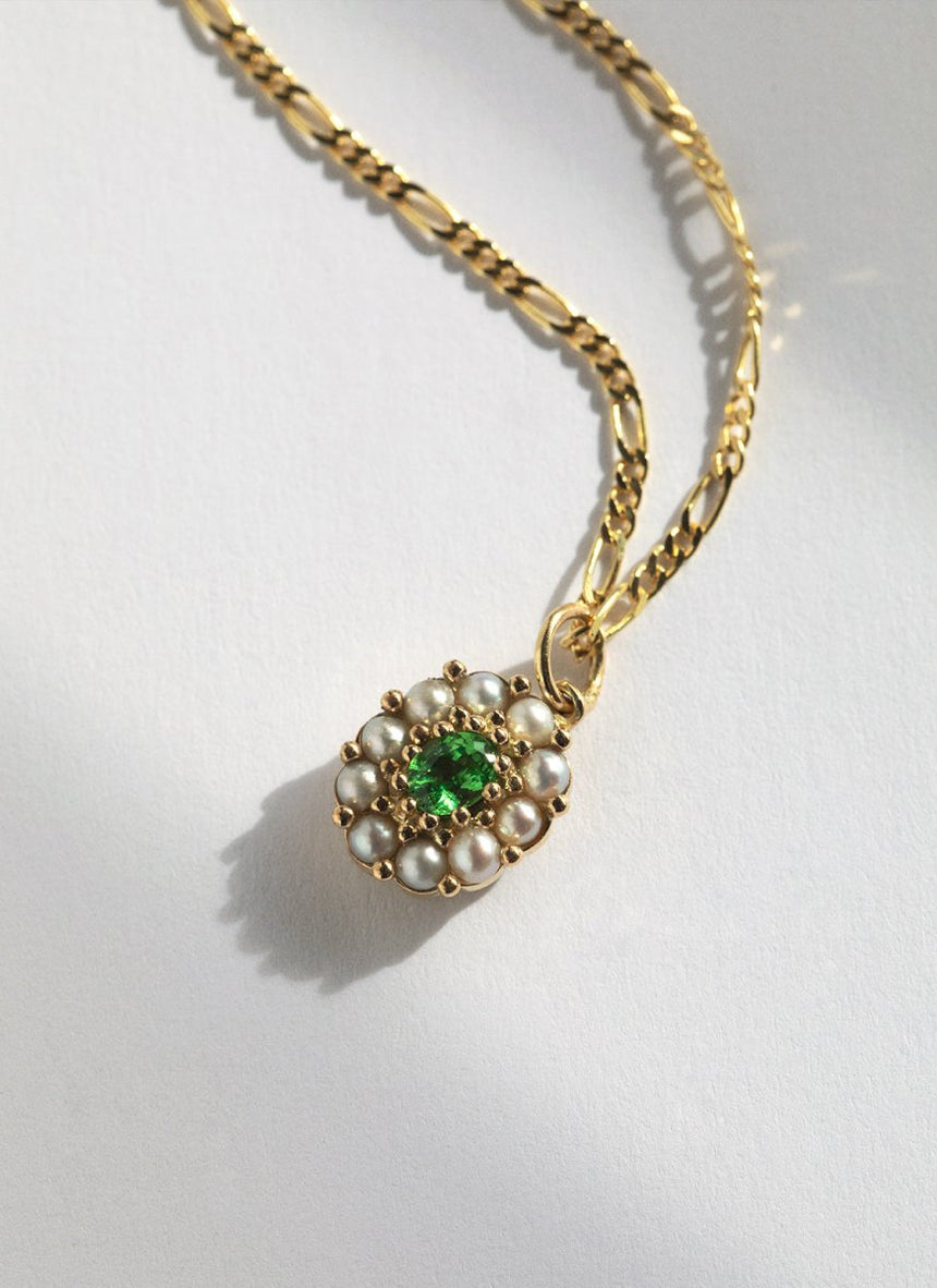 Billie flower tsavorite pearl entourage charm 14k gold - Studio Kroewe