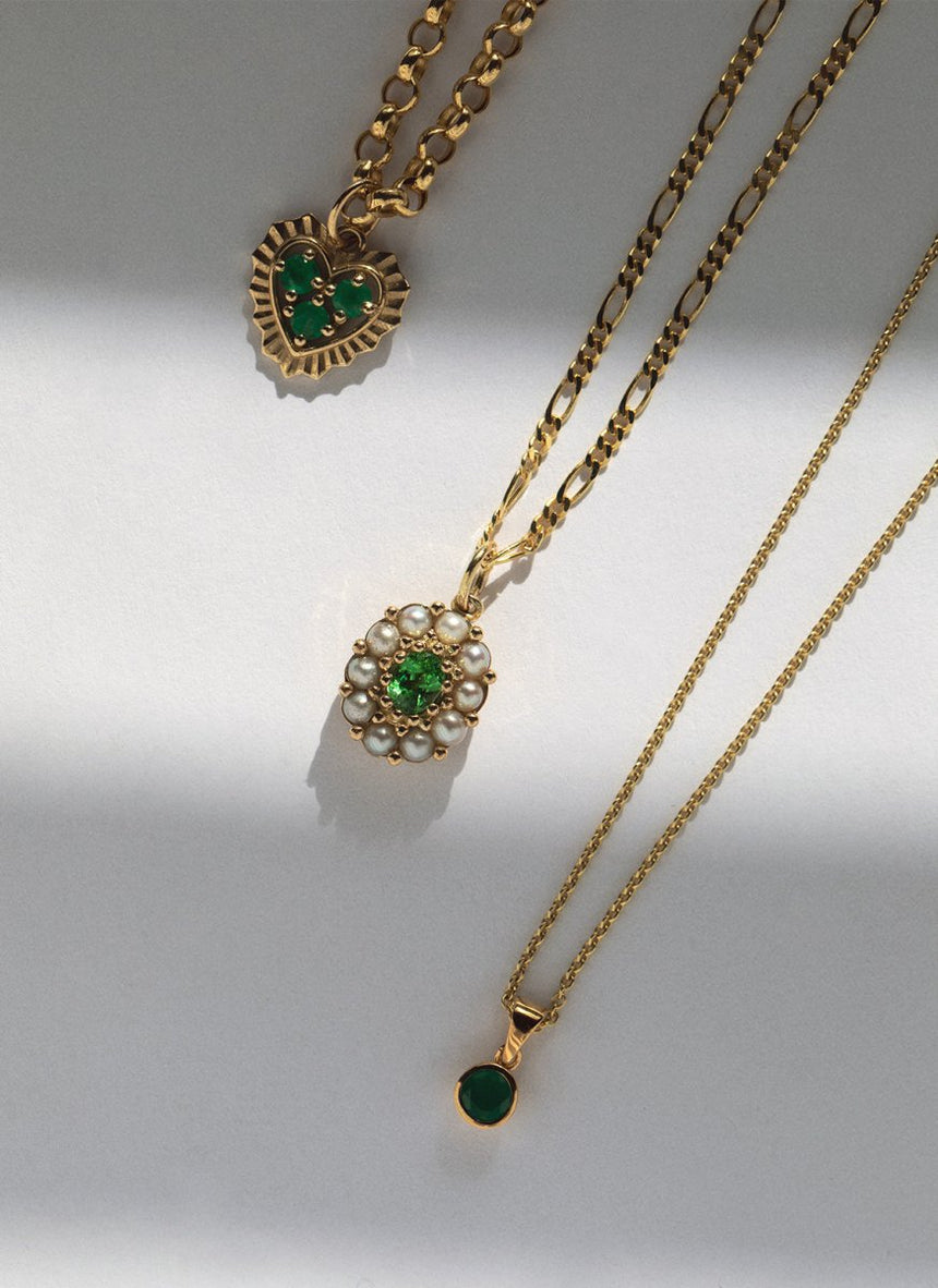Billie flower tsavorite pearl entourage charm 14k gold - Studio Kroewe