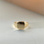 Birdie signet ring 14k gold - Studio Kroewe