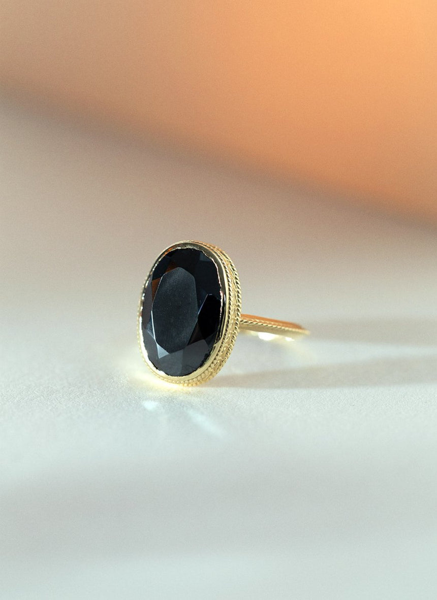 Buffy hematite ring 14k gold - Studio Kroewe