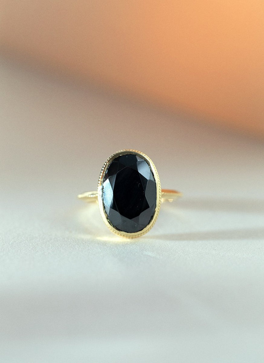 Buffy hematite ring 14k gold - Studio Kroewe