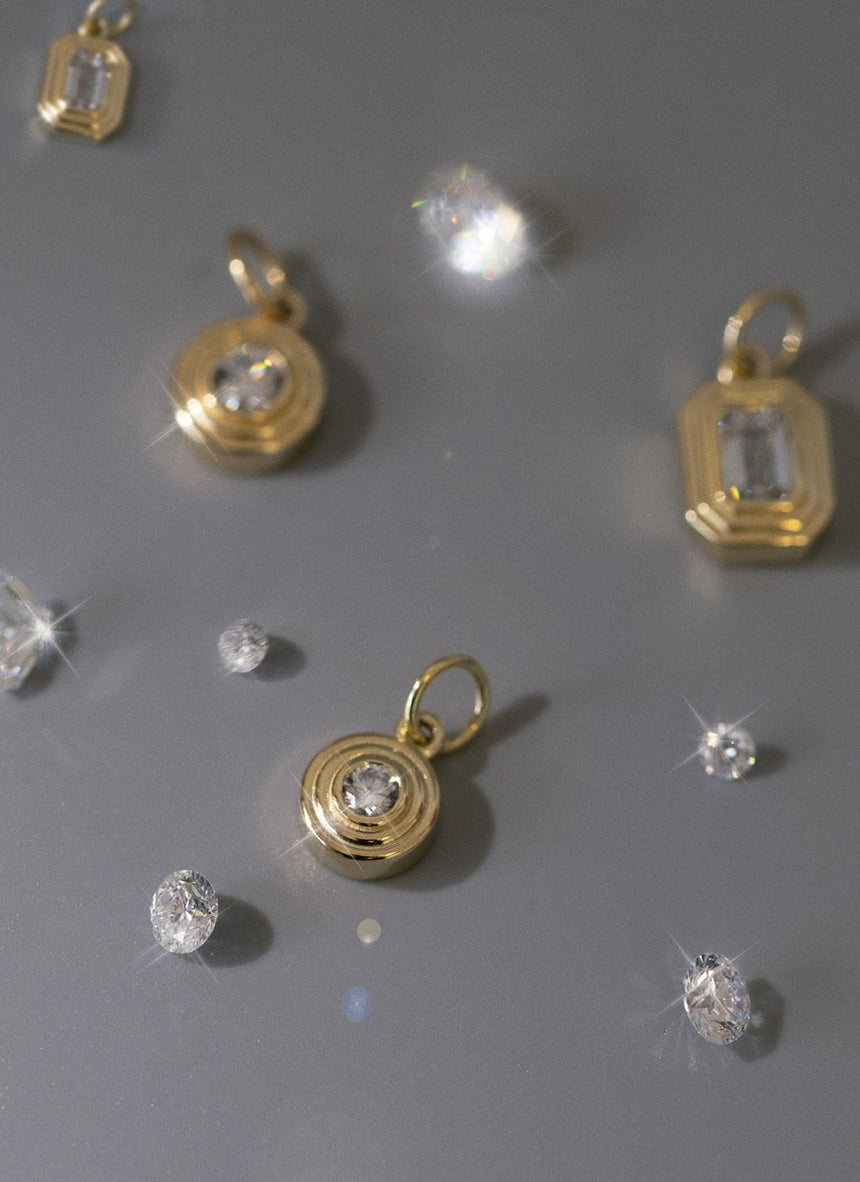 St. jacob scallop charm 14k gold - Studio Kroewe