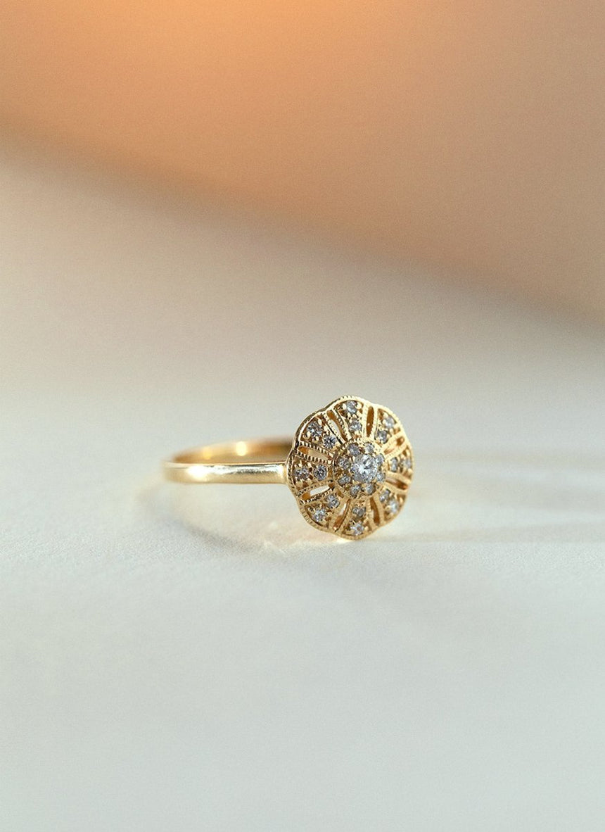 Sage diamond sapphire ring 14k gold - Studio Kroewe