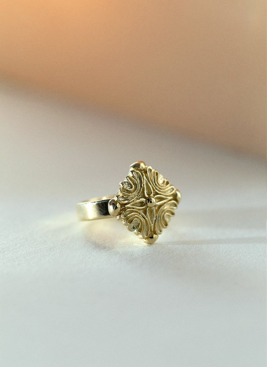 Georgia diamond ring 14k gold - Studio Kroewe