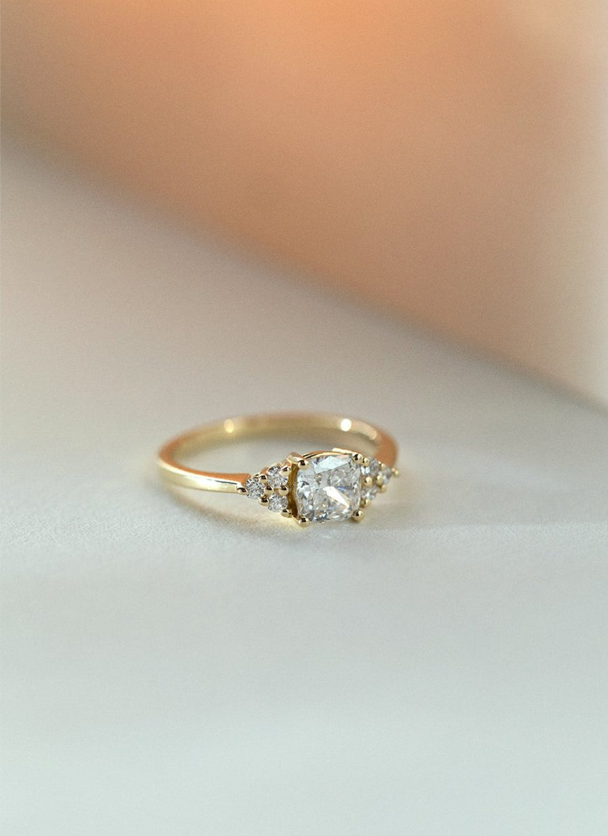 Limited Edition | Rumi green blue sapphire ring 14k gold - Studio Kroewe