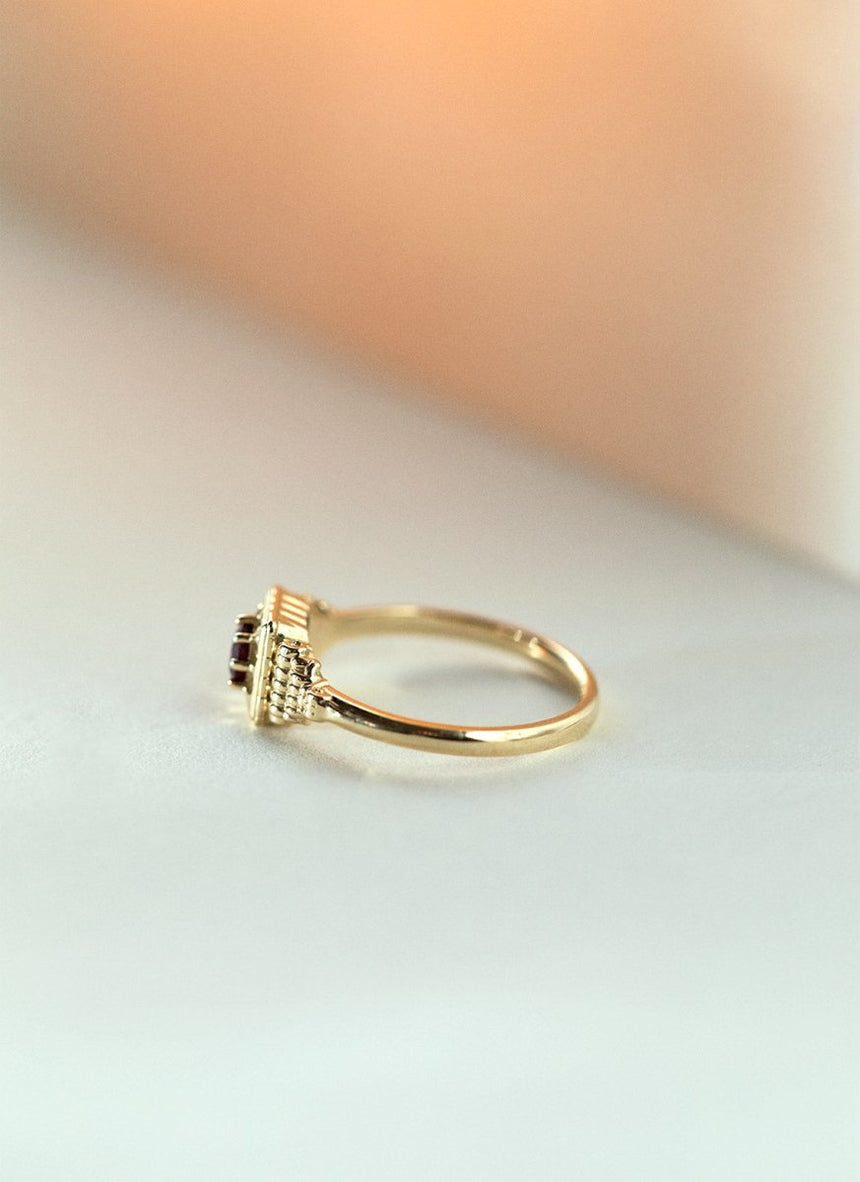 Clover ruby ring 14k gold - Studio Kroewe