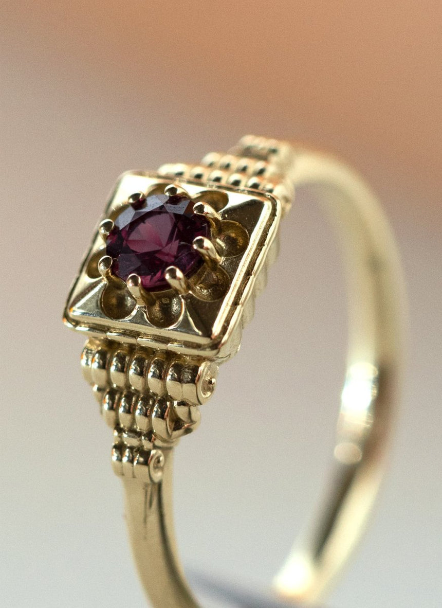 Clover ruby ring 14k gold - Studio Kroewe