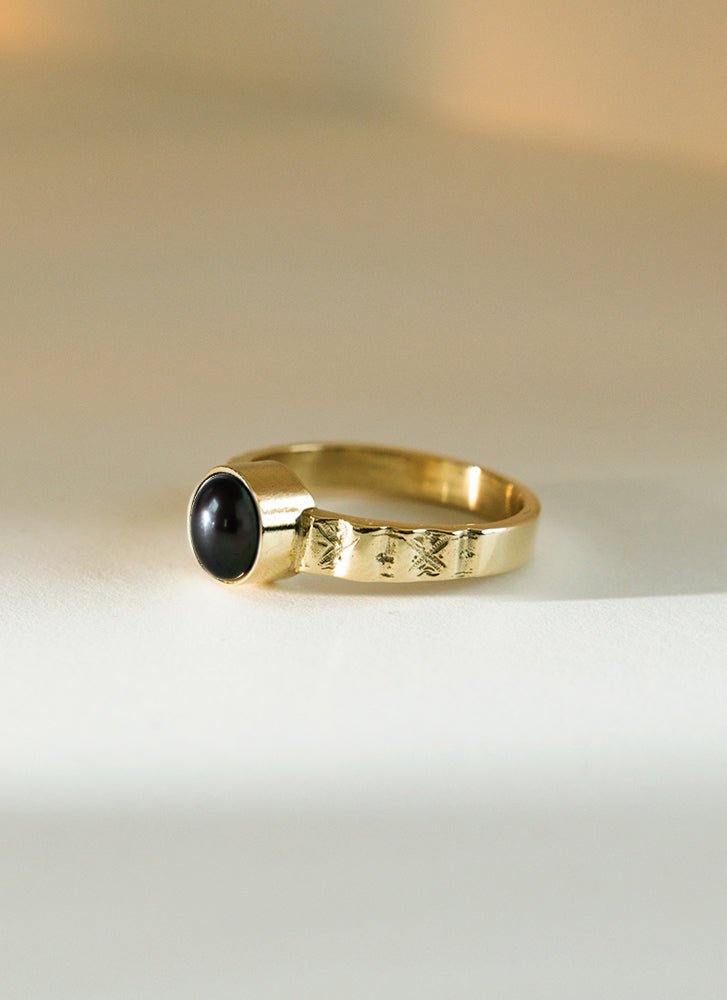 Coco black pearl ring 14k gold - Studio Kroewe