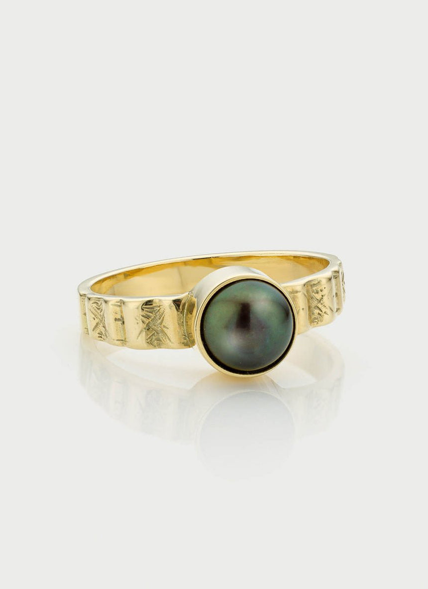 Coco black pearl ring 14k gold - Studio Kroewe