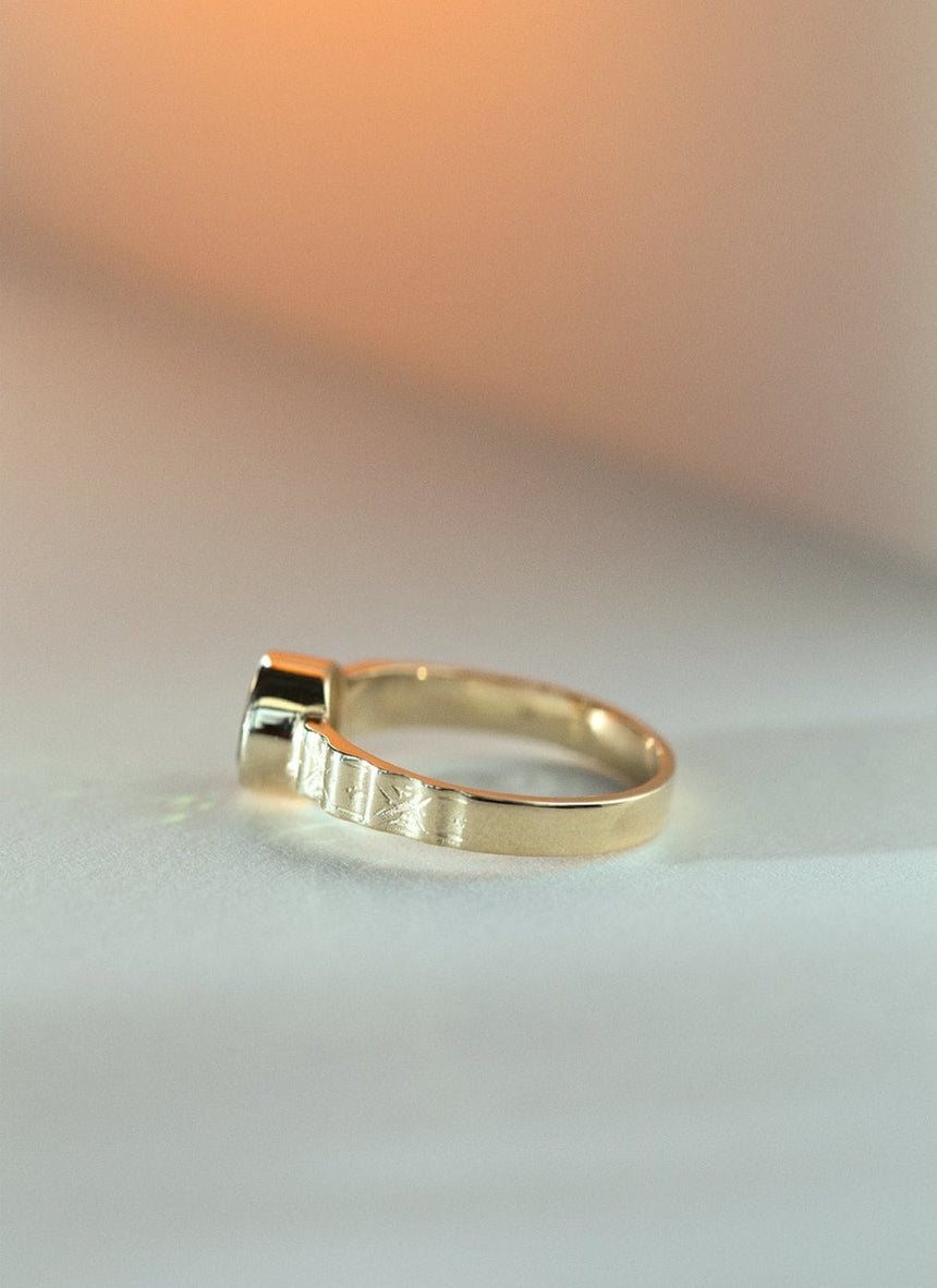 Coco peridot ring 14k gold - Studio Kroewe