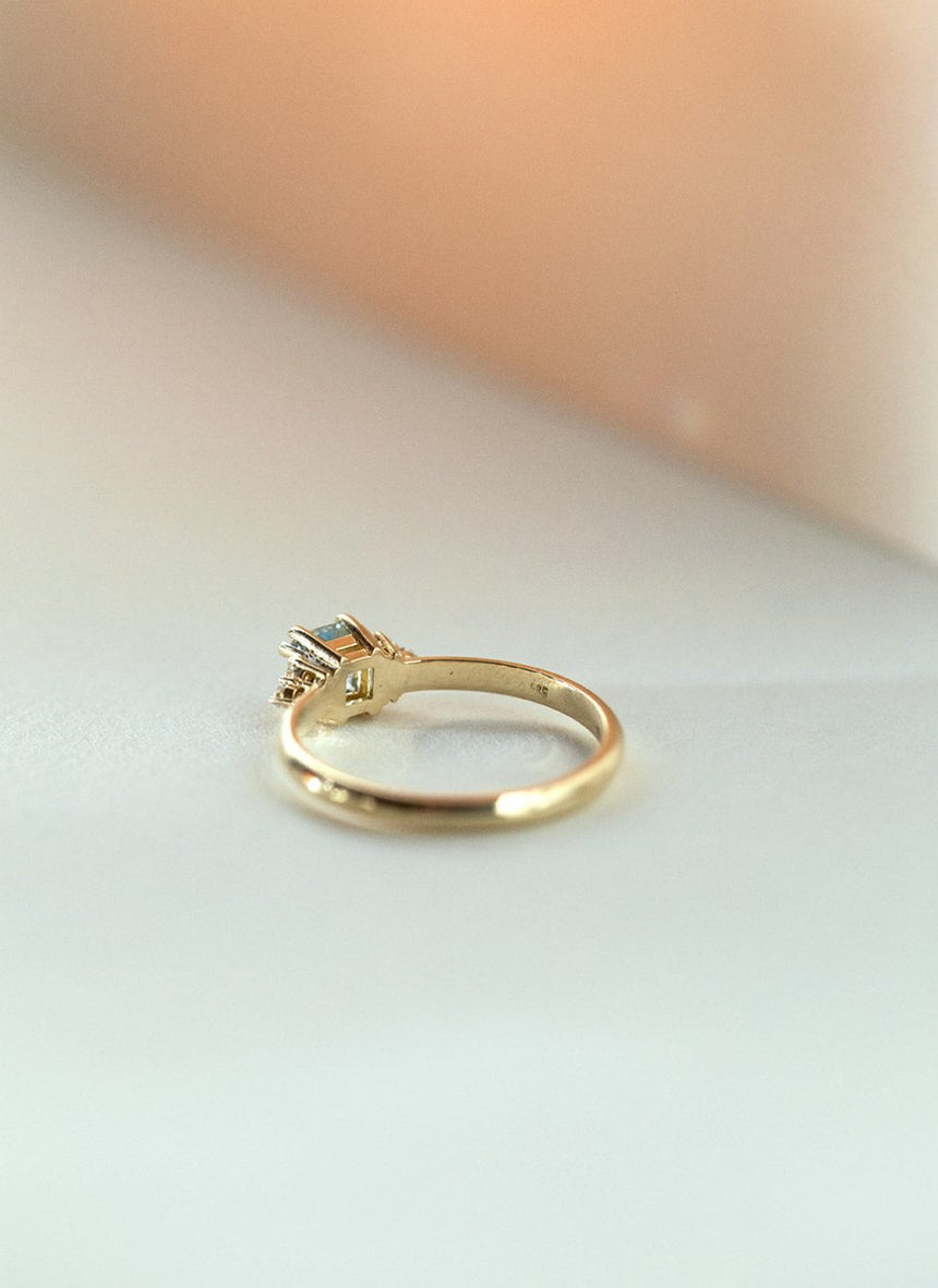 Daisy aquamarine diamond ring 14k gold - Studio Kroewe