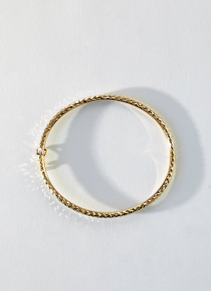 Diamond cut 3mm bangle 14k gold - Studio Kroewe