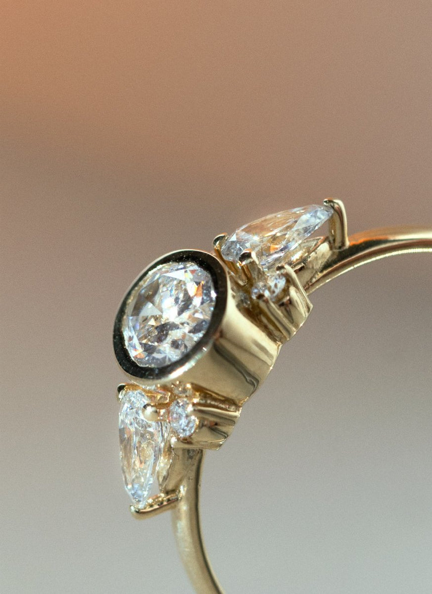 Dieko oval cut diamond bezel set ring 14k - Studio Kroewe