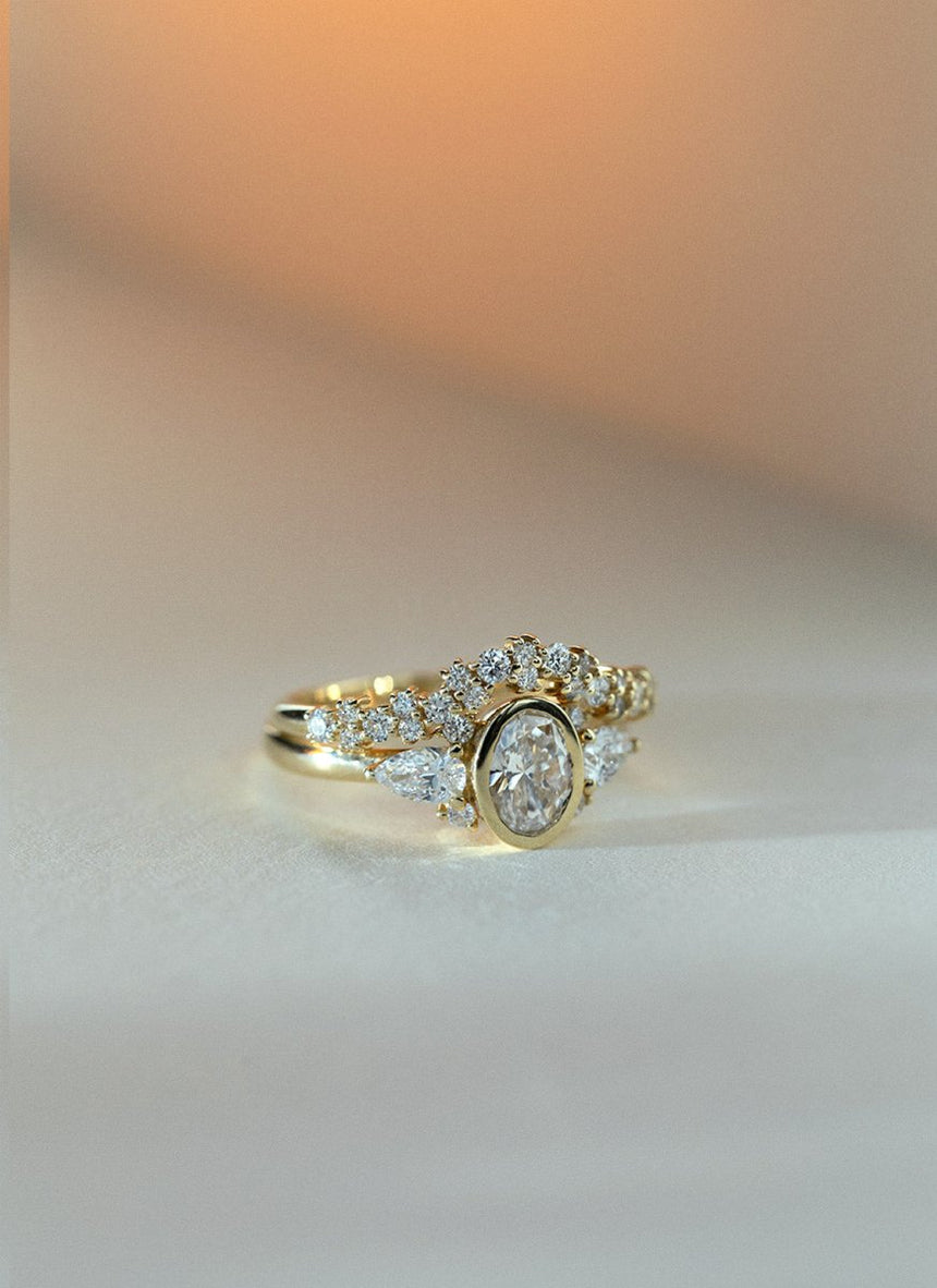 Dieko oval cut diamond bezel set ring 14k - Studio Kroewe