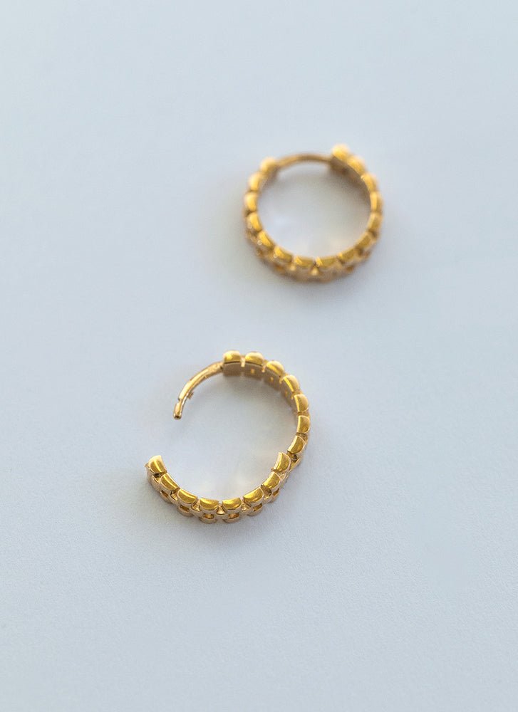 Lee structured hoops 14k gold - Studio Kroewe