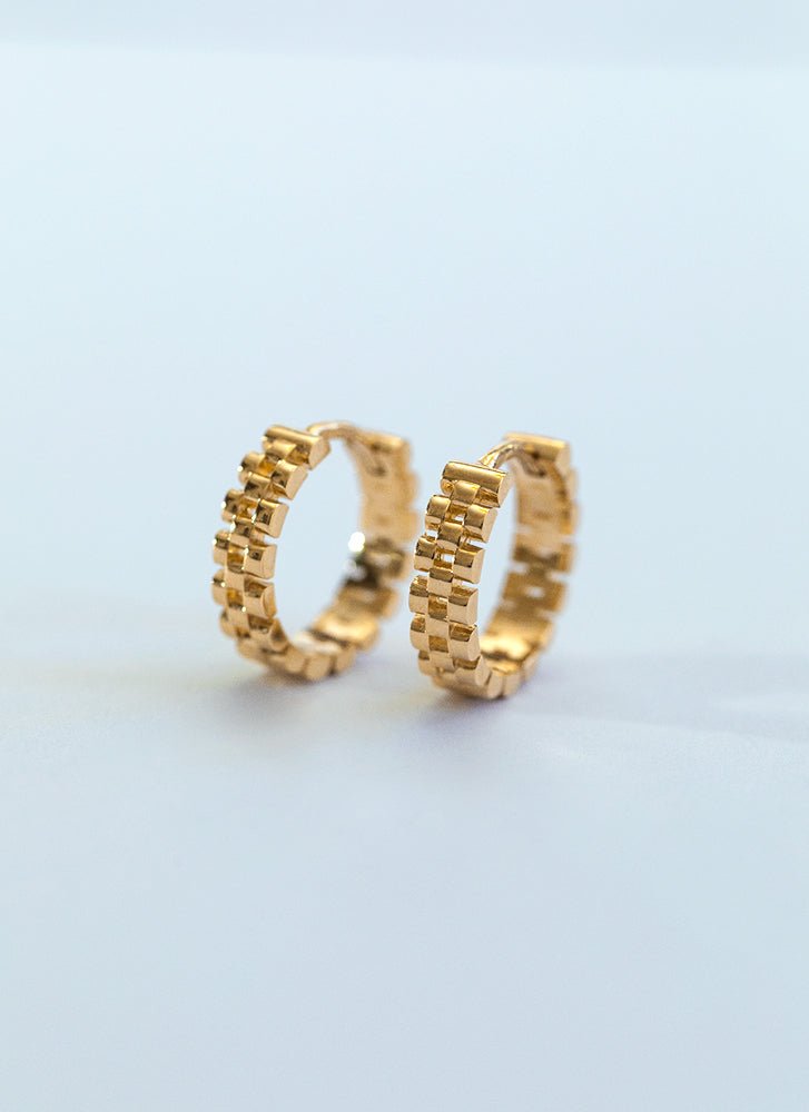 Lee structured hoops 14k gold - Studio Kroewe