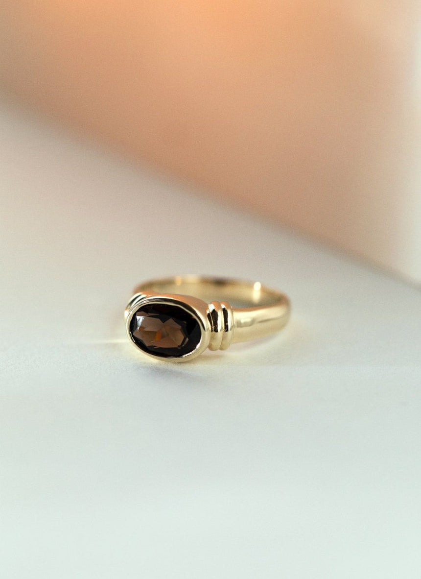 Frankie smoky quartz ring 14k gold - Studio Kroewe