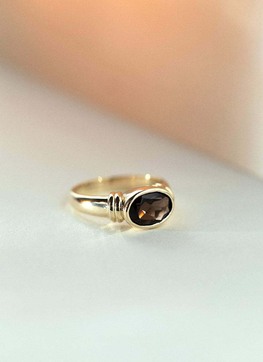 Frankie smoky quartz ring 14k gold - Studio Kroewe