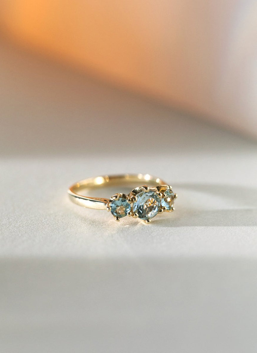 Billie flower sapphire pearl entourage ring 14k gold - Studio Kroewe