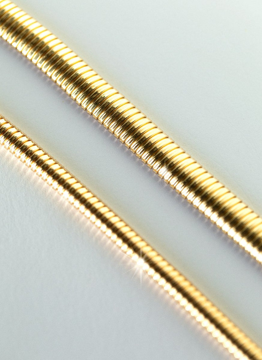 Grace tubo bracelet 14k gold - Studio Kroewe