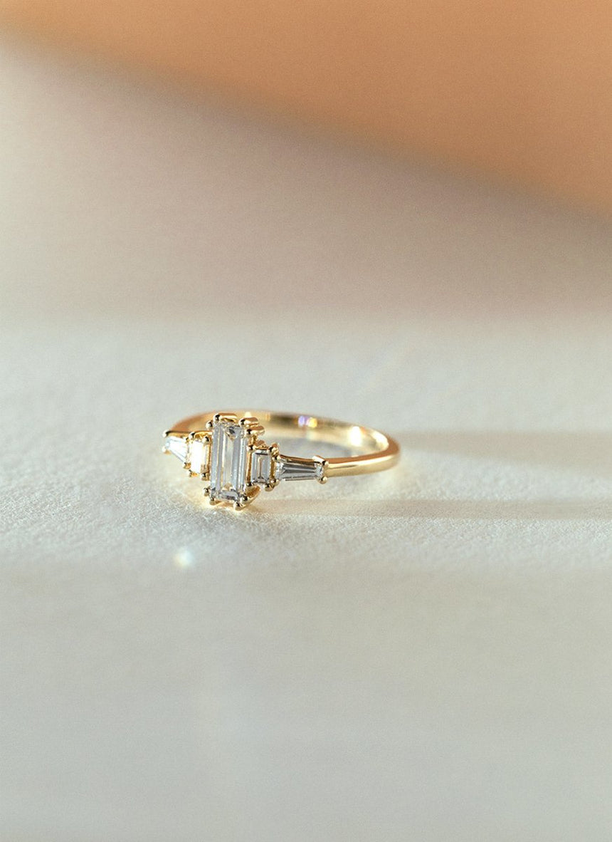 Hallie baguette cut diamond ring 14k gold - Studio Kroewe